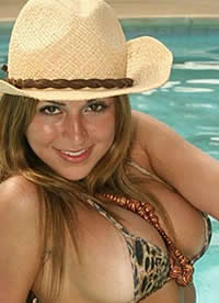 Spice Twin Hailey in tiny bikini